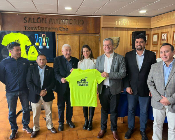 Autoridades de Temuco reciben Kit con la popera oficial de la maratón 2023 Temuco, clasificatoria para los juegos panamericanos 2023