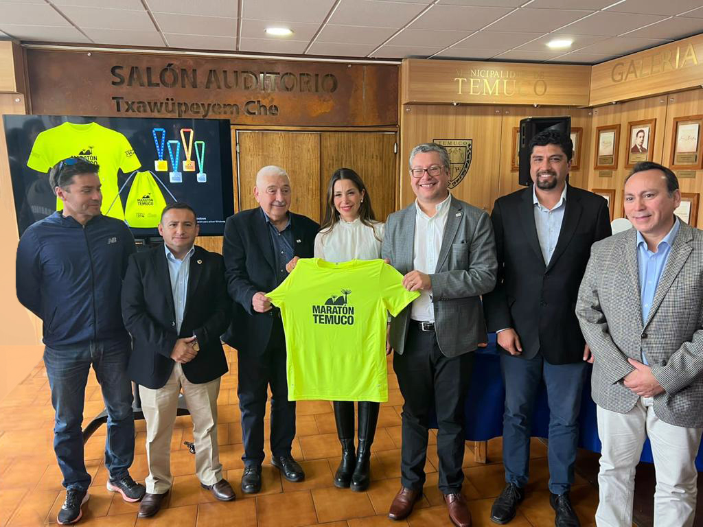 Autoridades de Temuco reciben Kit con la popera oficial de la maratón 2023 Temuco, clasificatoria para los juegos panamericanos 2023